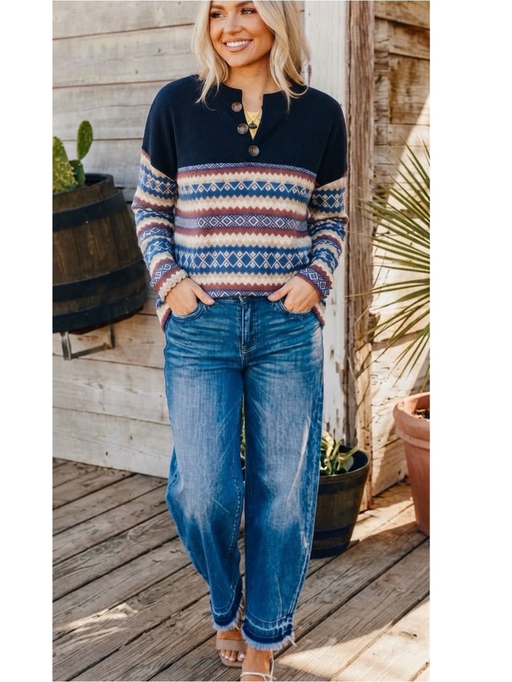 Southern Grace The Sedona Sky Aztec Henley Pull Over Sweater Navy Multi Womens S